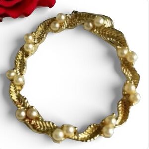 Vintage 1950s GERRY’S Signed Gold-Tone Faux Pearl Wreath Brooch